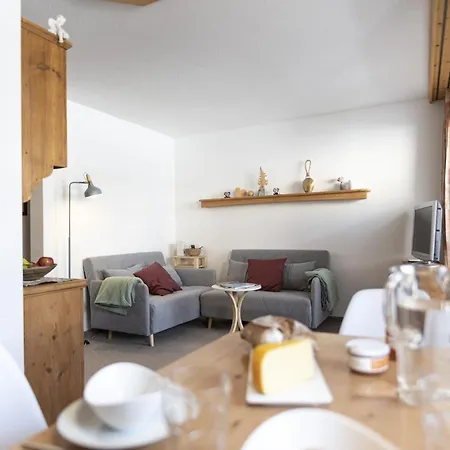 Chasa Grusaida, Apartment *